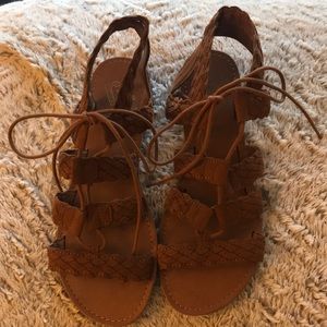 Report lace up sandals